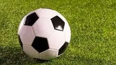 《拉亚回忆录：重温校园足球时光，道曼与亚马尔挥洒青春；皇马温情回顾，感恩昔日关爱之情》